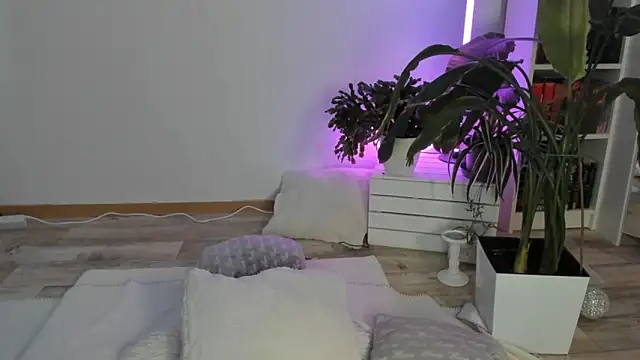 Snapshot of CocoSkyy chatting on September 9, 2025, 10:37 am CocoSkyy online show from September 9, 2025, 10:37 am