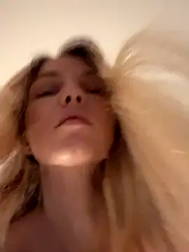 Snapshot of Adelina0001 chatting on November 26, 2025, 2:45 am Adelina0001 online show from November 26, 2025, 2:45 am