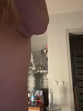 Snapshot of Adelina0001 chatting on December 3, 2025, 2:52 am Adelina0001 online show from December 3, 2025, 2:52 am