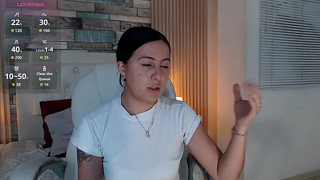 Snapshot of isabella_smith_ chatting on November 6, 2025, 7:59 pm isabella smith online show from November 6, 2025, 7:59 pm