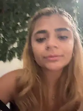 Snapshot of pamell_col chatting on December 4, 2024, 11:35 pm pamell col online show from December 4, 2024, 11:35 pm