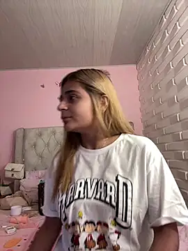 Snapshot of pamell_col chatting on January 7, 2025, 1:28 am pamell col online show from January 7, 2025, 1:28 am