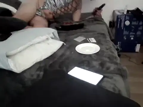 Iliketocooksquirt25 online show from February 11, 2025, 4:02 pm