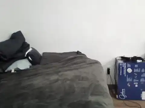 Iliketocooksquirt25 online show from February 17, 2025, 6:26 pm