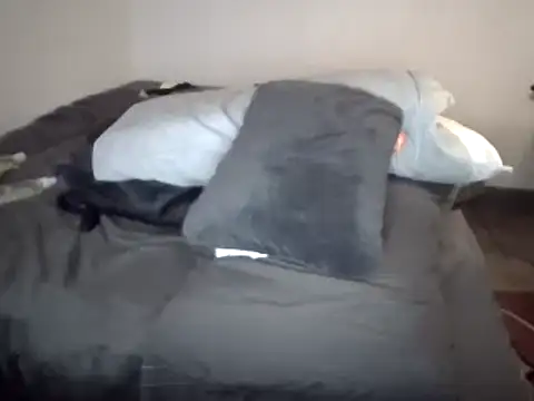 Iliketocooksquirt25 online show from March 21, 2025, 12:17 pm