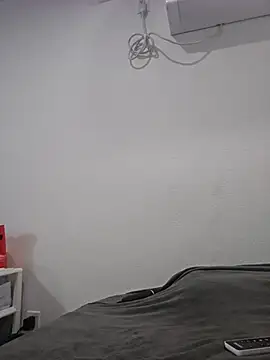 Iliketocooksquirt25 online show from September 20, 2025, 4:02 am