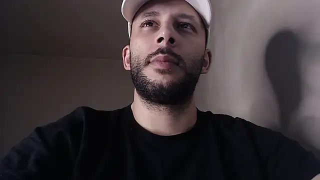 Snapshot of henryaxe chatting on November 11, 2025, 2:00 am henryaxe online show from November 11, 2025, 2:00 am