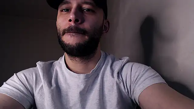 Snapshot of henryaxe chatting on November 15, 2025, 4:10 am henryaxe online show from November 15, 2025, 4:10 am