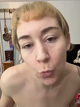 Snapshot of ketarisenup chatting on November 22, 2025, 11:37 pm ketarisenup online show from November 22, 2025, 11:37 pm