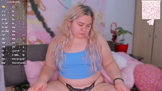 Freakcute  online show from January 8, 2026, 3:58 pm