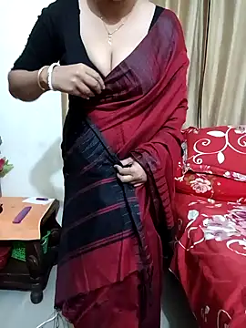 Snapshot of Priya_Boudi chatting on December 22, 2024, 5:32 pm Priya Boudi online show from December 22, 2024, 5:32 pm