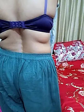 Snapshot of Priya_Boudi chatting on February 21, 2025, 8:05 pm Priya Boudi online show from February 21, 2025, 8:05 pm