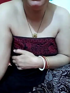 Snapshot of Priya_Boudi chatting on March 8, 2025, 7:31 pm Priya Boudi online show from March 8, 2025, 7:31 pm