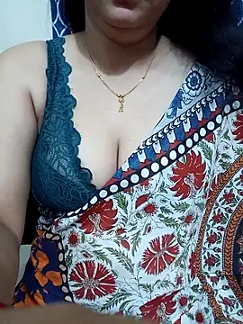 Snapshot of Priya_Boudi chatting on October 7, 2025, 6:27 pm Priya Boudi online show from October 7, 2025, 6:27 pm