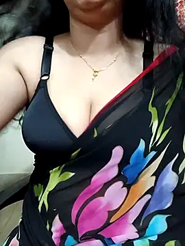 Snapshot of Priya_Boudi chatting on November 7, 2025, 6:19 pm Priya Boudi online show from November 7, 2025, 6:19 pm