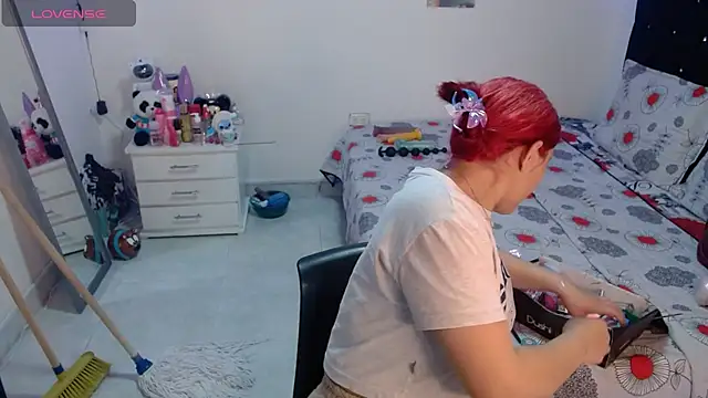 Snapshot of soniafuckboobs chatting on May 14, 2026, 12:23 pm soniafuckboobs online show from May 14, 2026, 12:23 pm