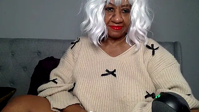 BreanaDivine online show from January 4, 2025, 5:05 pm