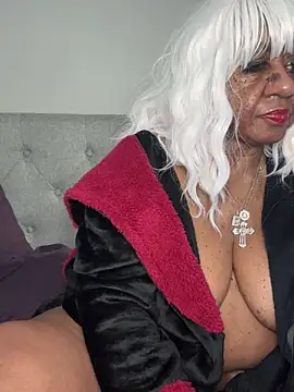 BreanaDivine online show from March 17, 2025, 4:29 am