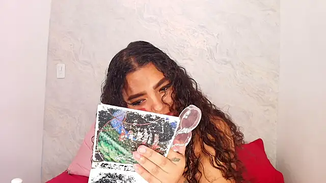 Snapshot of sofi_balvin chatting on January 8, 2025, 7:34 pm sofi balvin online show from January 8, 2025, 7:34 pm