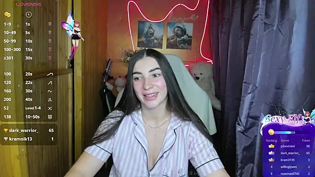 Snapshot of Fiery_Brunette_ chatting on January 5, 2025, 8:31 pm Fiery Brunette  online show from January 5, 2025, 8:31 pm