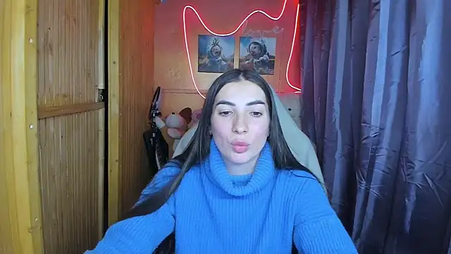 Snapshot of Fiery_Brunette_ chatting on February 4, 2025, 2:43 pm Fiery Brunette  online show from February 4, 2025, 2:43 pm