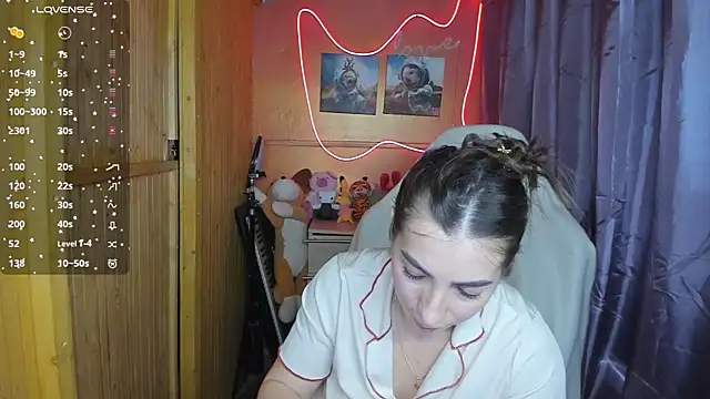 Snapshot of Fiery_Brunette_ chatting on February 25, 2025, 7:31 am Fiery Brunette  online show from February 25, 2025, 7:31 am