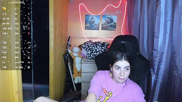 Snapshot of Fiery_Brunette_ chatting on March 6, 2025, 1:35 pm Fiery Brunette  online show from March 6, 2025, 1:35 pm