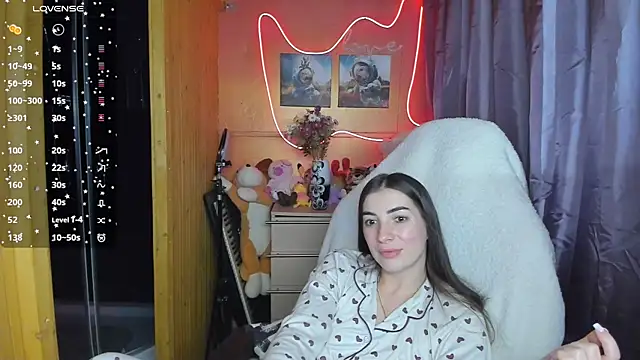 Snapshot of Fiery_Brunette_ chatting on March 12, 2025, 11:31 am Fiery Brunette  online show from March 12, 2025, 11:31 am