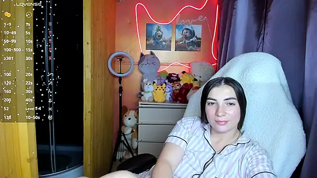 Snapshot of Fiery_Brunette_ chatting on September 14, 2025, 5:12 pm Fiery Brunette  online show from September 14, 2025, 5:12 pm