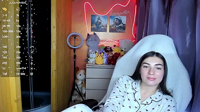 Snapshot of Fiery_Brunette_ chatting on September 20, 2025, 5:47 pm Fiery Brunette  online show from September 20, 2025, 5:47 pm