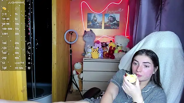 Snapshot of Fiery_Brunette_ chatting on October 12, 2025, 2:27 pm Fiery Brunette  online show from October 12, 2025, 2:27 pm