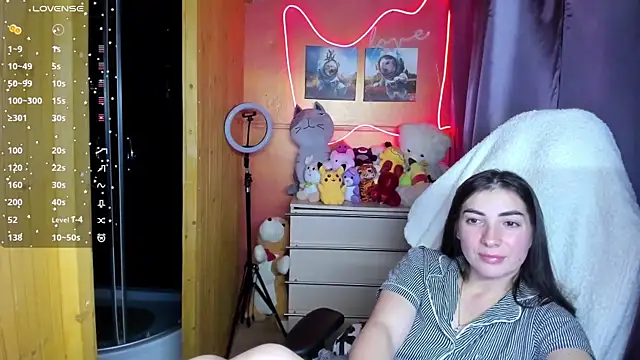 Snapshot of Fiery_Brunette_ chatting on November 6, 2025, 5:14 pm Fiery Brunette online show from November 6, 2025, 5:14 pm