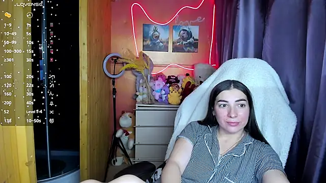 Snapshot of Fiery_Brunette_ chatting on November 18, 2025, 11:03 am Fiery Brunette online show from November 18, 2025, 11:03 am