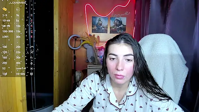 Snapshot of Fiery_Brunette_ chatting on December 2, 2025, 5:46 am Fiery Brunette online show from December 2, 2025, 5:46 am