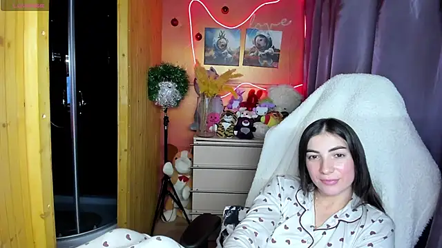 Snapshot of Fiery_Brunette_ chatting on December 19, 2025, 3:30 pm Fiery Brunette online show from December 19, 2025, 3:30 pm