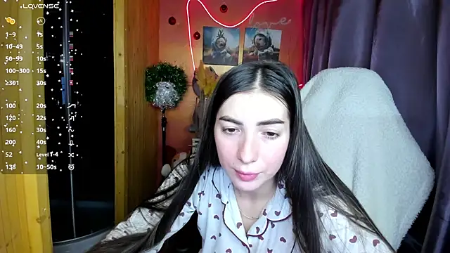 Snapshot of Fiery_Brunette_ chatting on December 21, 2025, 6:31 am Fiery Brunette online show from December 21, 2025, 6:31 am