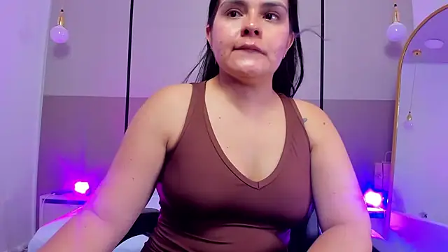 ayla13  online show from March 2, 2026, 7:10 pm