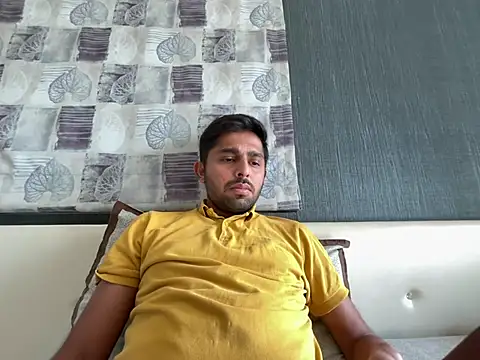 rhuh3991 online show from April 8, 2026, 10:37 am