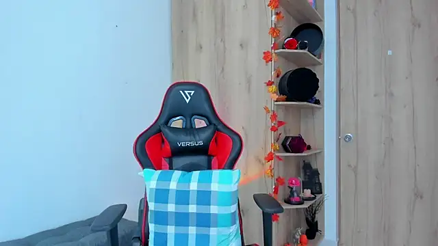  amanda seyfried19 online show from November 14, 2025, 4:49 pm