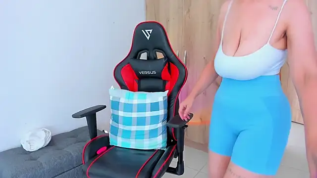  amanda seyfried19 online show from April 9, 2026, 5:29 pm