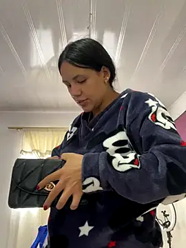 hannahb-e online show from December 1, 2025, 6:13 pm