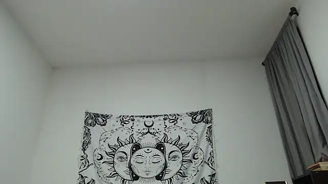 AlinaWoolf  online show from January 24, 2025, 4:27 am