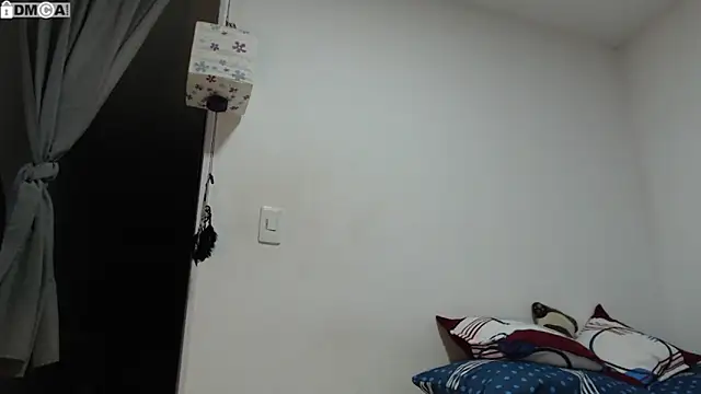 AlinaWoolf  online show from November 4, 2025, 4:11 am