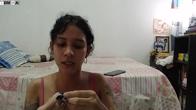 AlinaWoolf  online show from February 9, 2026, 9:41 pm