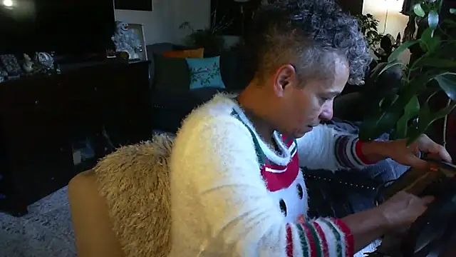 CeceilaMoon online show from December 22, 2025, 3:09 pm