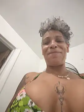 CeceilaMoon online show from June 24, 2026, 4:06 pm
