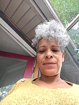 CeceilaMoon online show from June 25, 2026, 4:11 pm