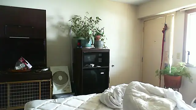 CeceilaMoon online show from July 16, 2026, 4:13 pm