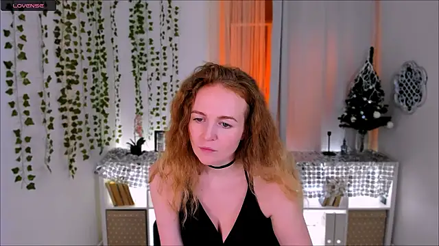 Asha Glooom online show from December 18, 2025, 4:46 pm