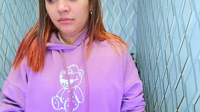 NicolleTaylor online show from October 23, 2025, 4:01 am